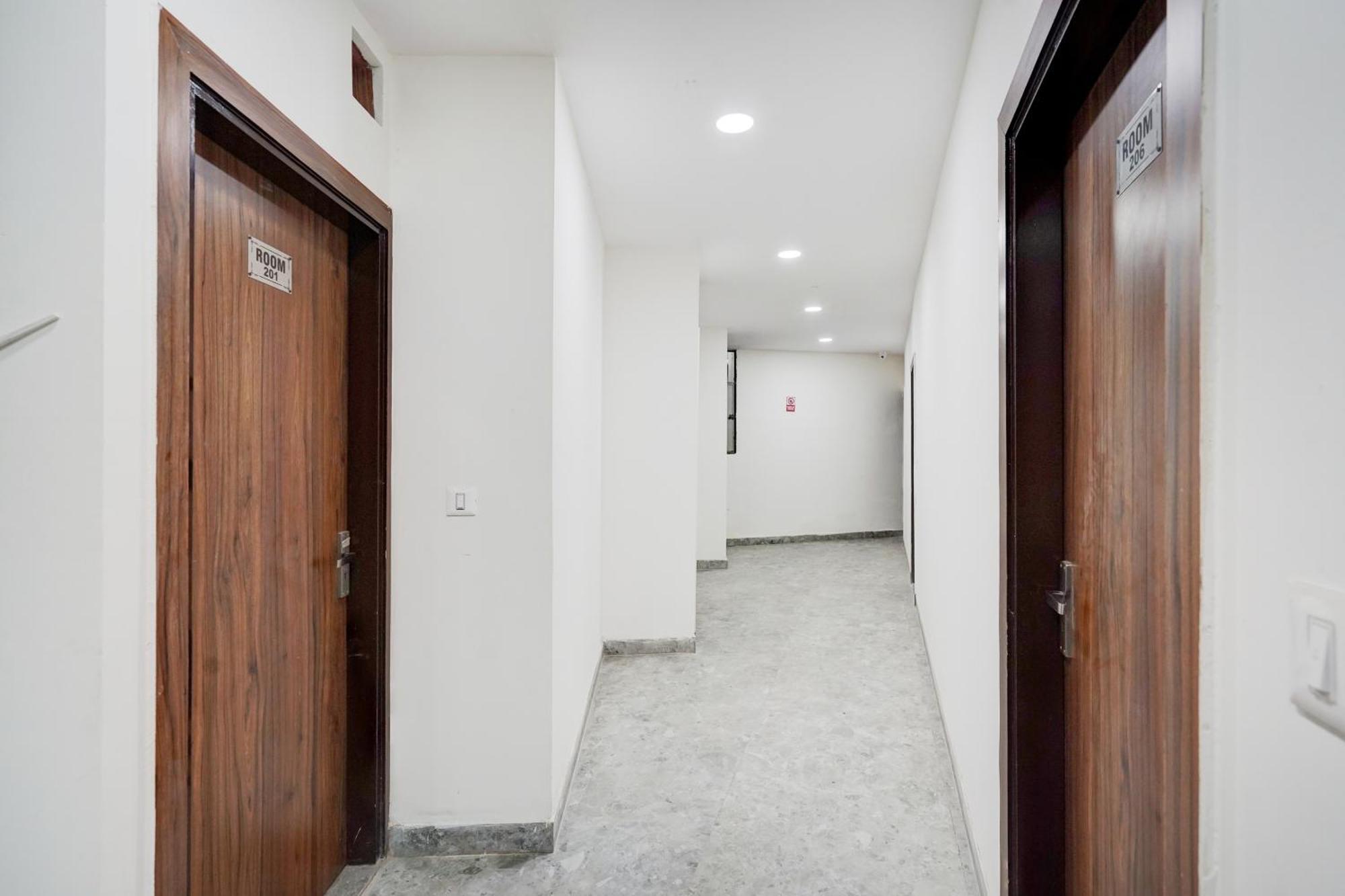 Hotel O Indirapuram Grand Ghaziabad Exterior foto