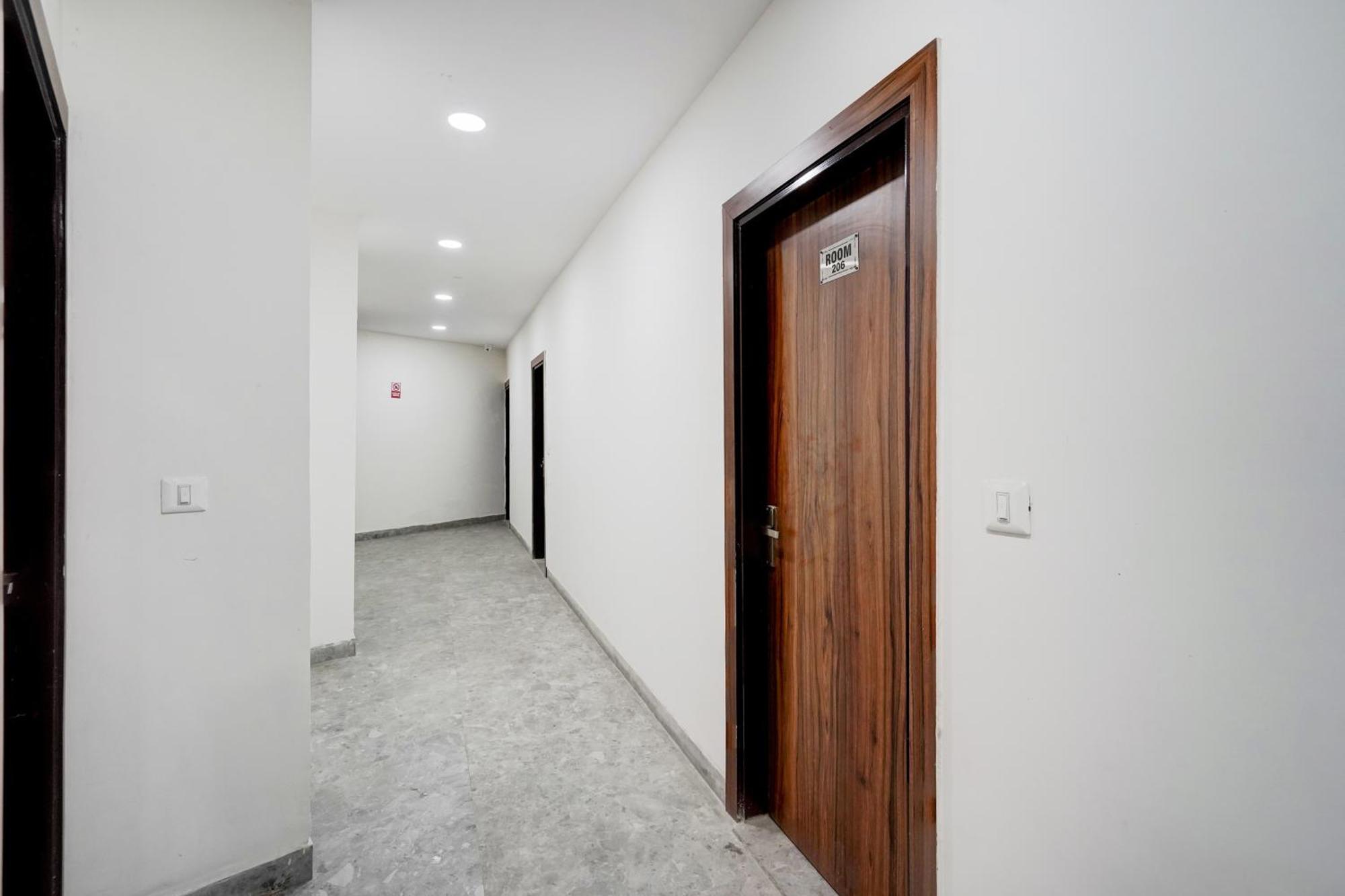 Hotel O Indirapuram Grand Ghaziabad Exterior foto